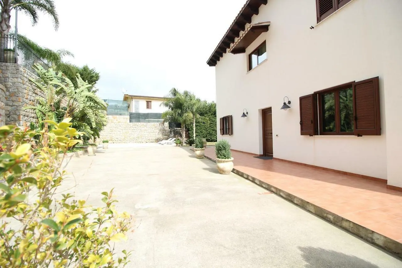 Villa privata - Private Villa Palermo Italia